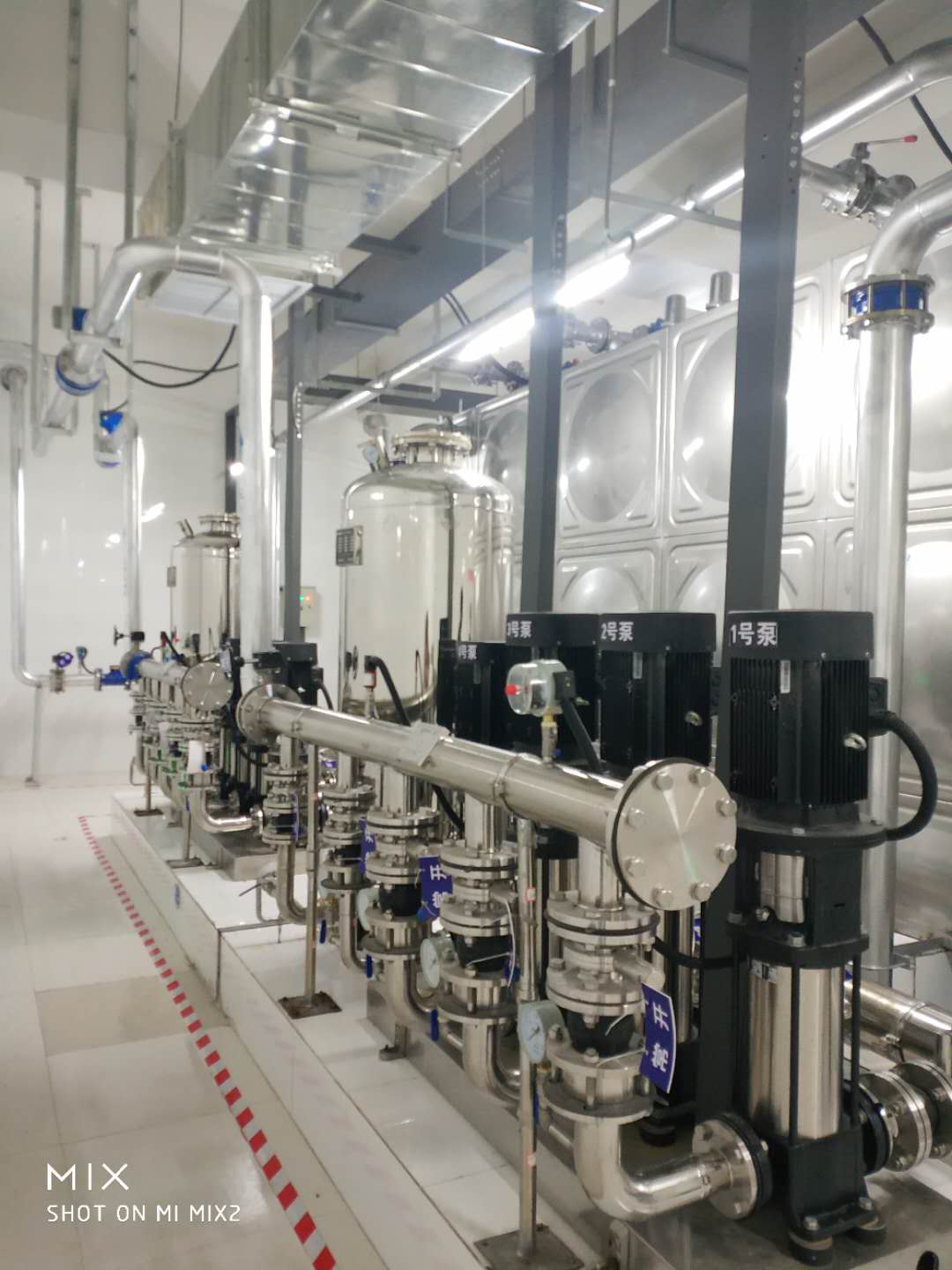 變頻恒壓水箱式加壓設備